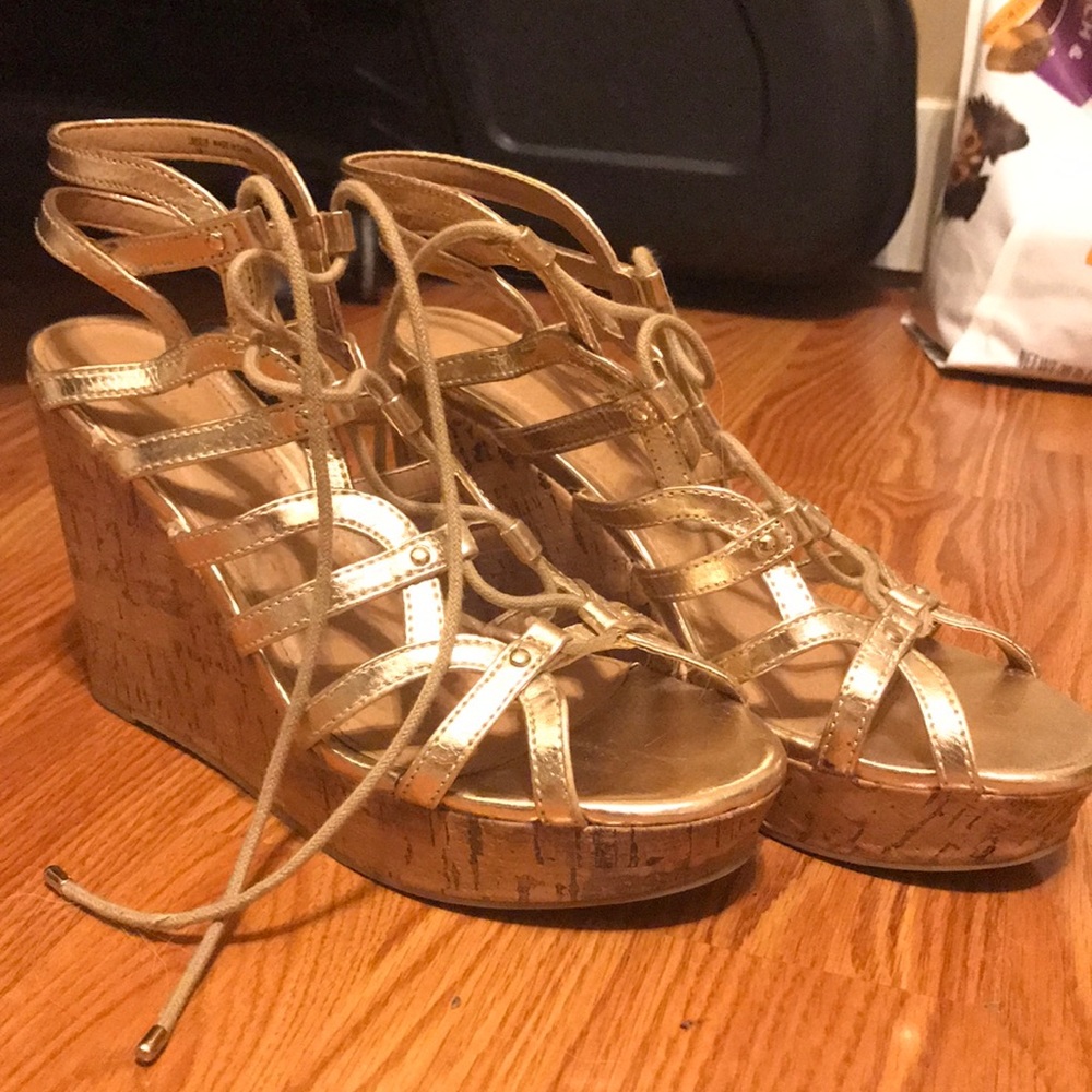 Gold Wedges